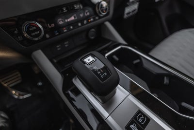 2026 Mitsubishi Outlander PHEV SEL