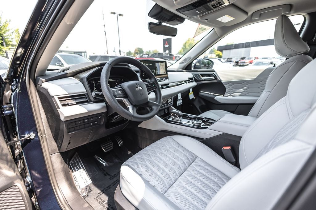 2026 Mitsubishi Outlander PHEV SEL