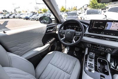 2026 Mitsubishi Outlander PHEV SEL