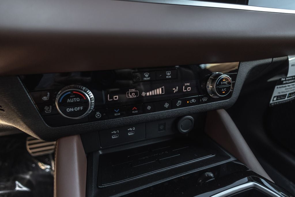 2026 Mitsubishi Outlander PHEV SEL