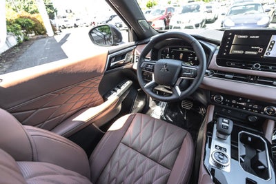 2026 Mitsubishi Outlander PHEV SEL