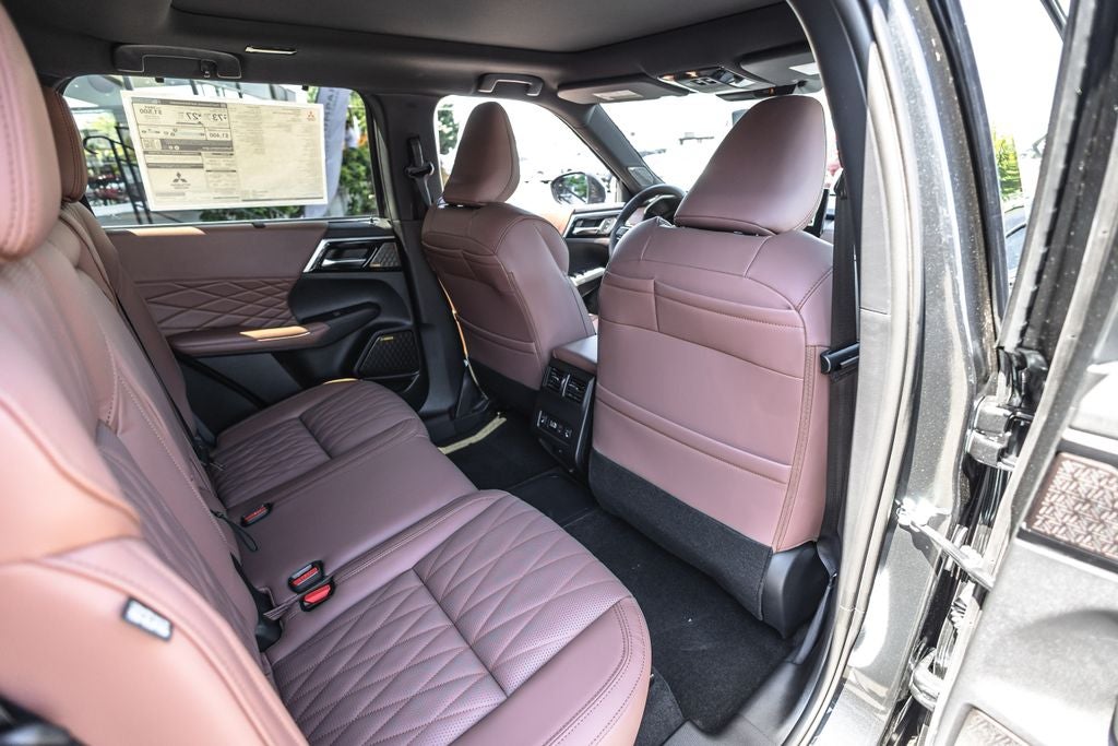 2026 Mitsubishi Outlander PHEV SEL