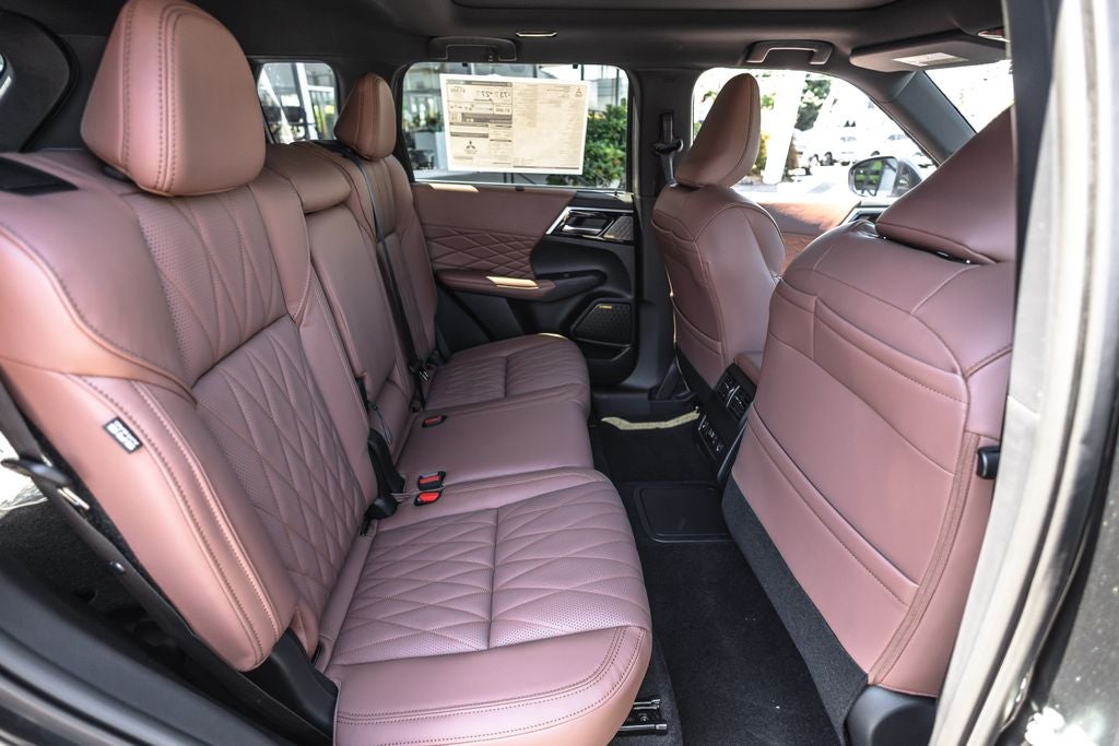 2026 Mitsubishi Outlander PHEV SEL