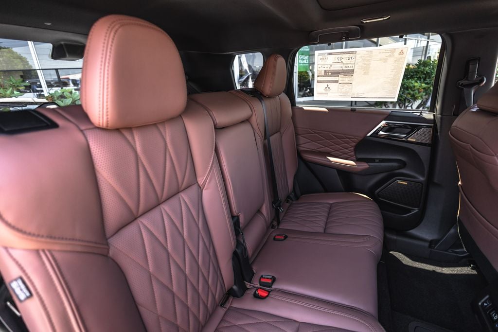 2026 Mitsubishi Outlander PHEV SEL