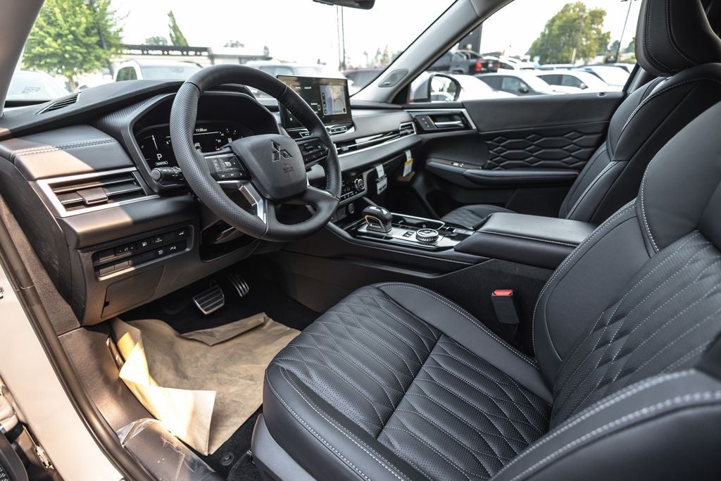 2026 Mitsubishi Outlander PHEV SEL