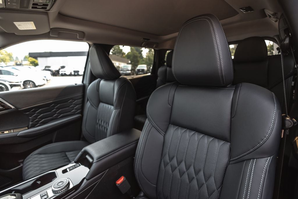 2026 Mitsubishi Outlander PHEV SEL
