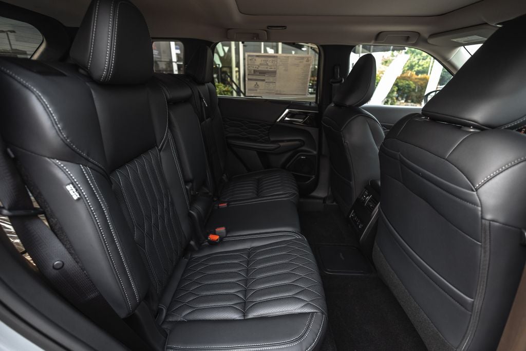 2026 Mitsubishi Outlander PHEV SEL