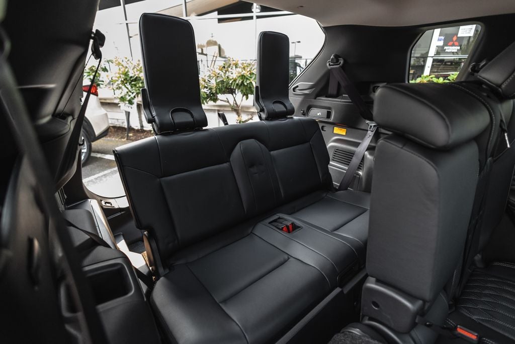 2026 Mitsubishi Outlander PHEV SEL