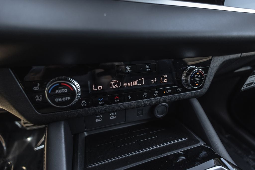 2026 Mitsubishi Outlander PHEV SEL