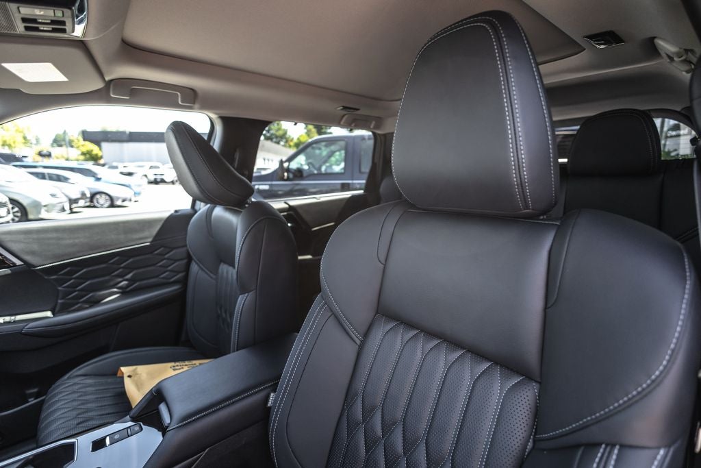 2026 Mitsubishi Outlander PHEV SEL