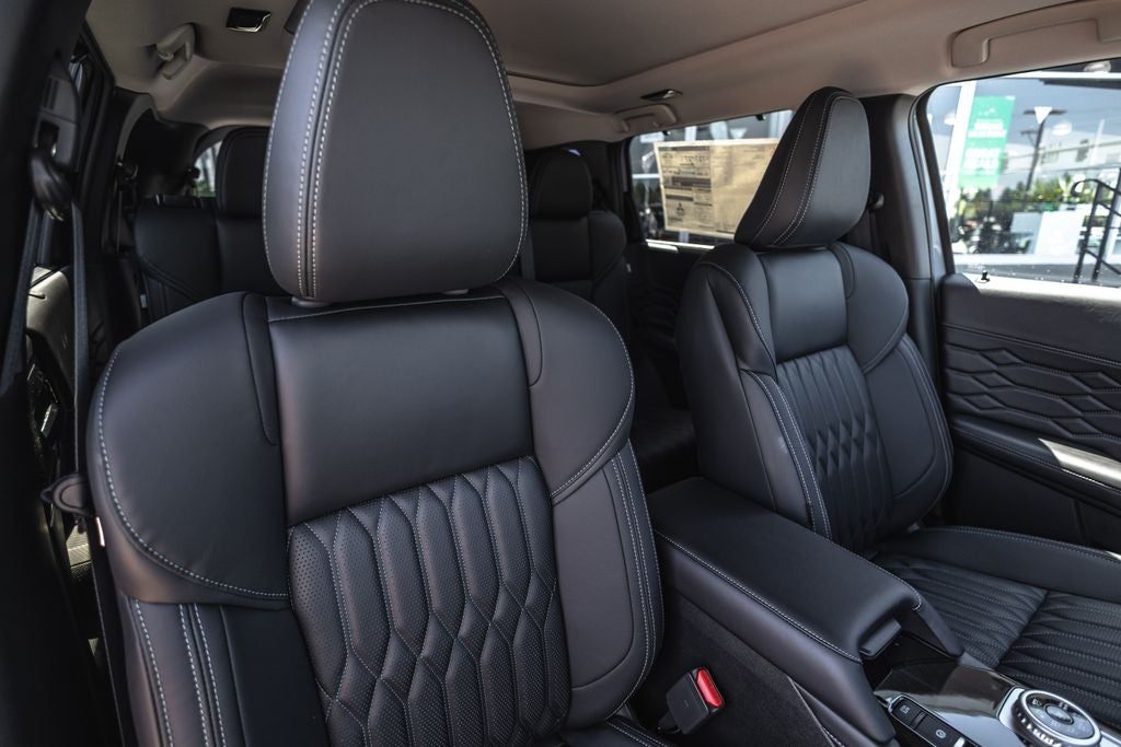 2026 Mitsubishi Outlander PHEV SEL