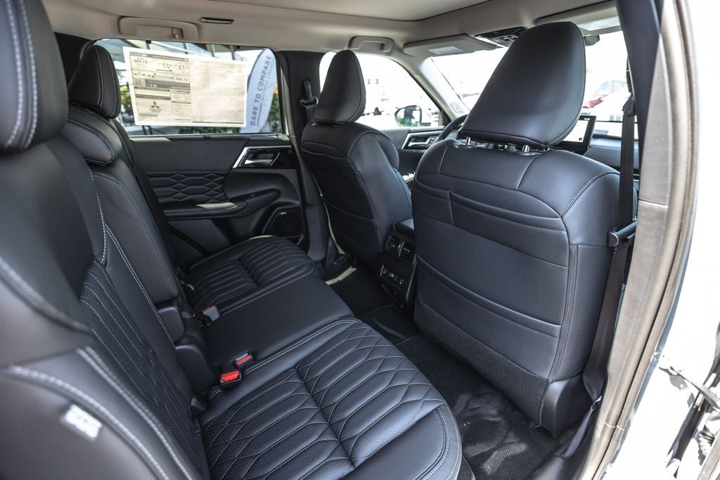 2026 Mitsubishi Outlander PHEV SEL