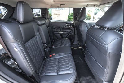 2026 Mitsubishi Outlander PHEV SEL