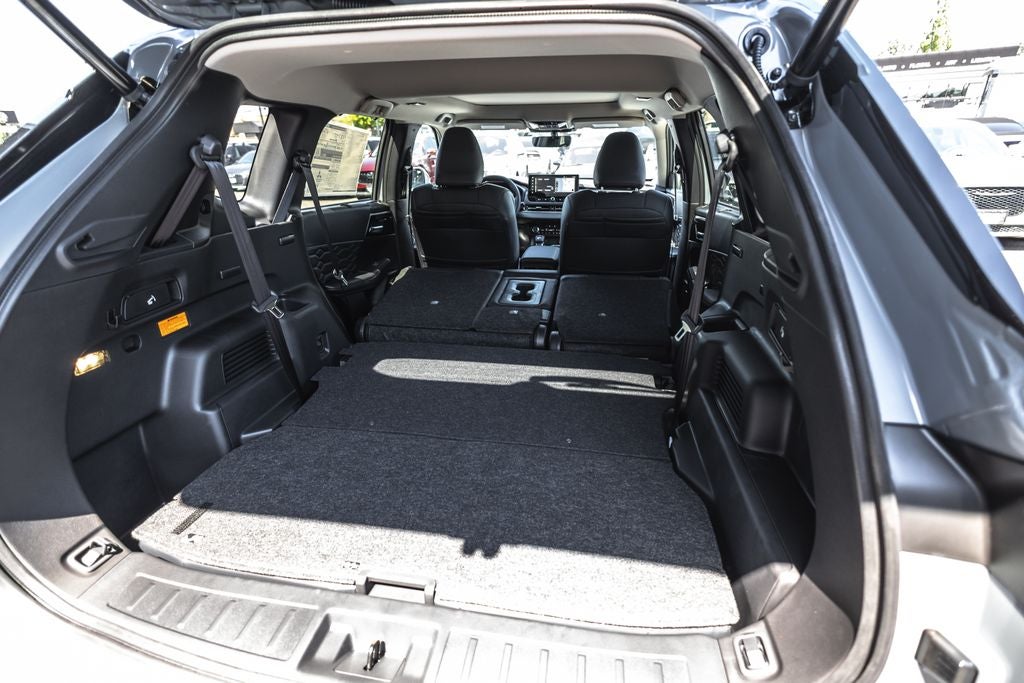 2026 Mitsubishi Outlander PHEV SEL