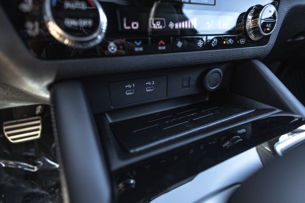 2026 Mitsubishi Outlander PHEV SEL