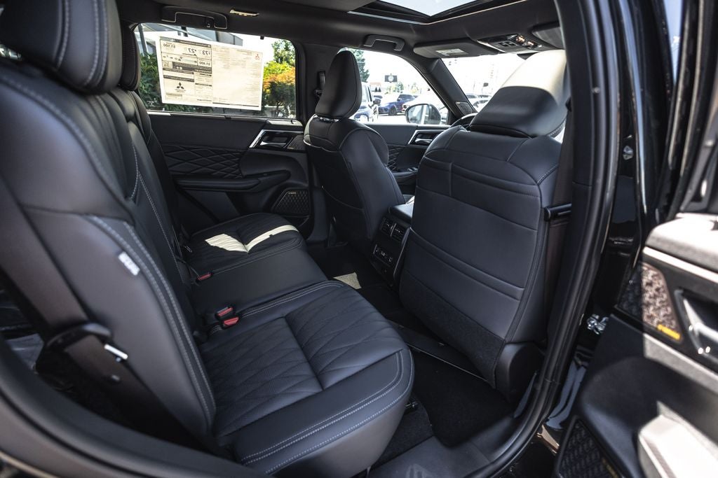 2026 Mitsubishi Outlander PHEV SEL