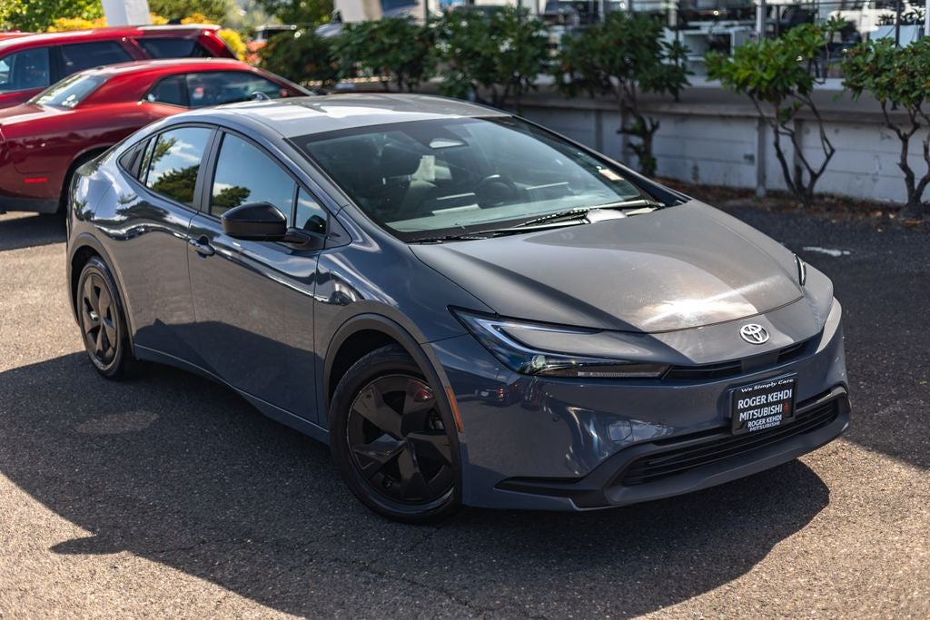 2025 Toyota Prius LE