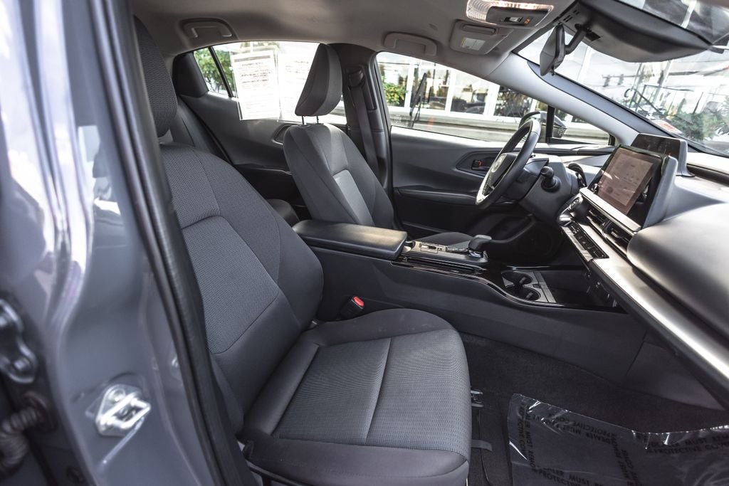 2025 Toyota Prius LE