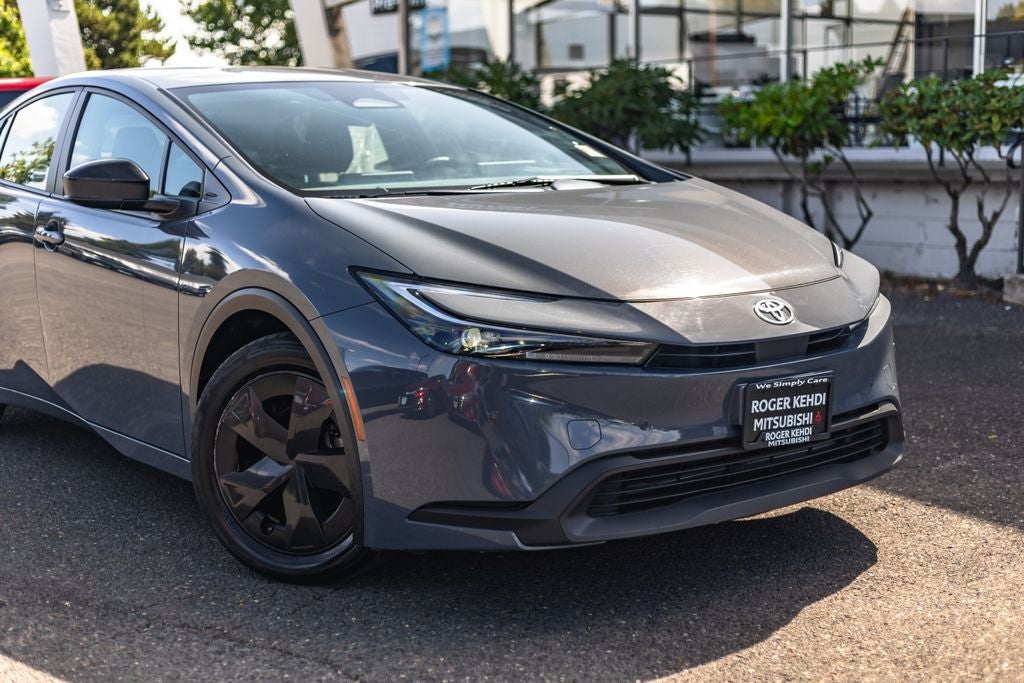 2025 Toyota Prius LE