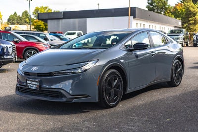 2025 Toyota Prius LE