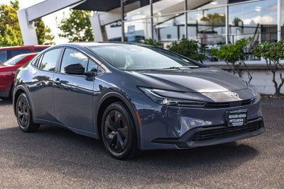 2025 Toyota Prius LE
