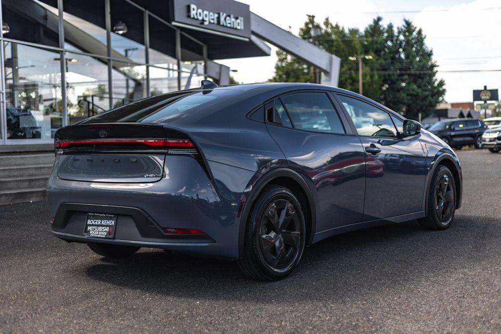 2025 Toyota Prius LE