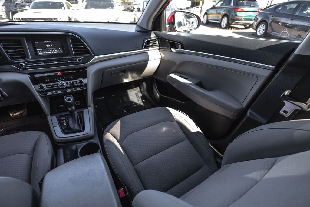 2020 Hyundai Elantra SE