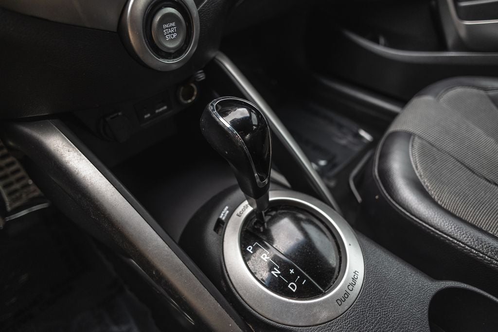 2012 Hyundai Veloster Base w/Black