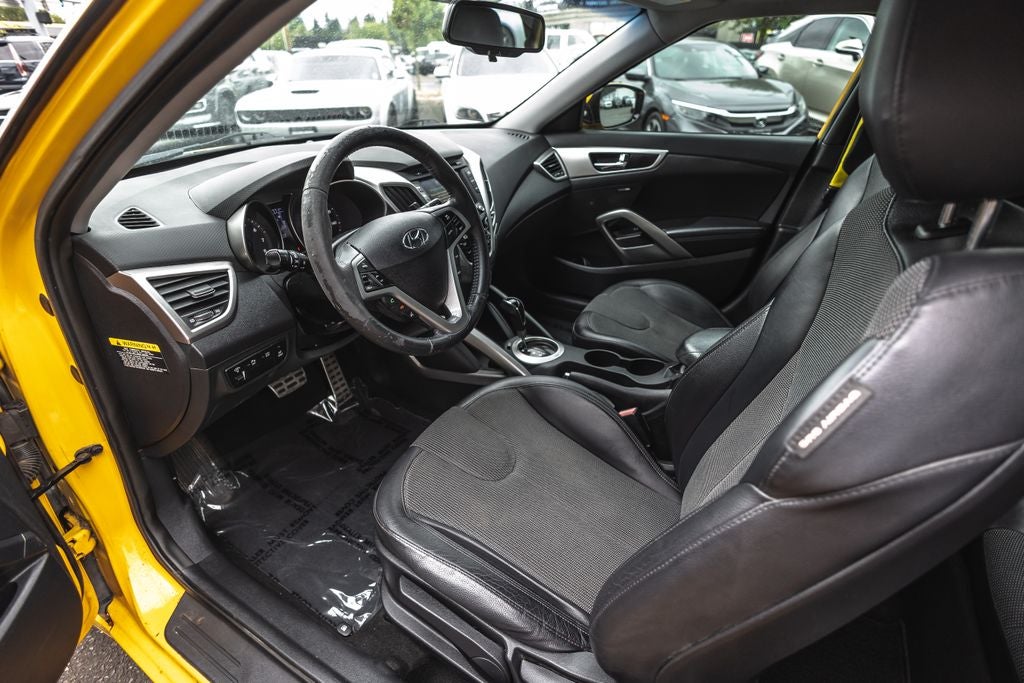 2012 Hyundai Veloster Base w/Black