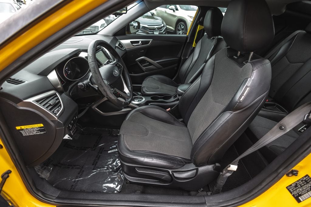 2012 Hyundai Veloster Base w/Black