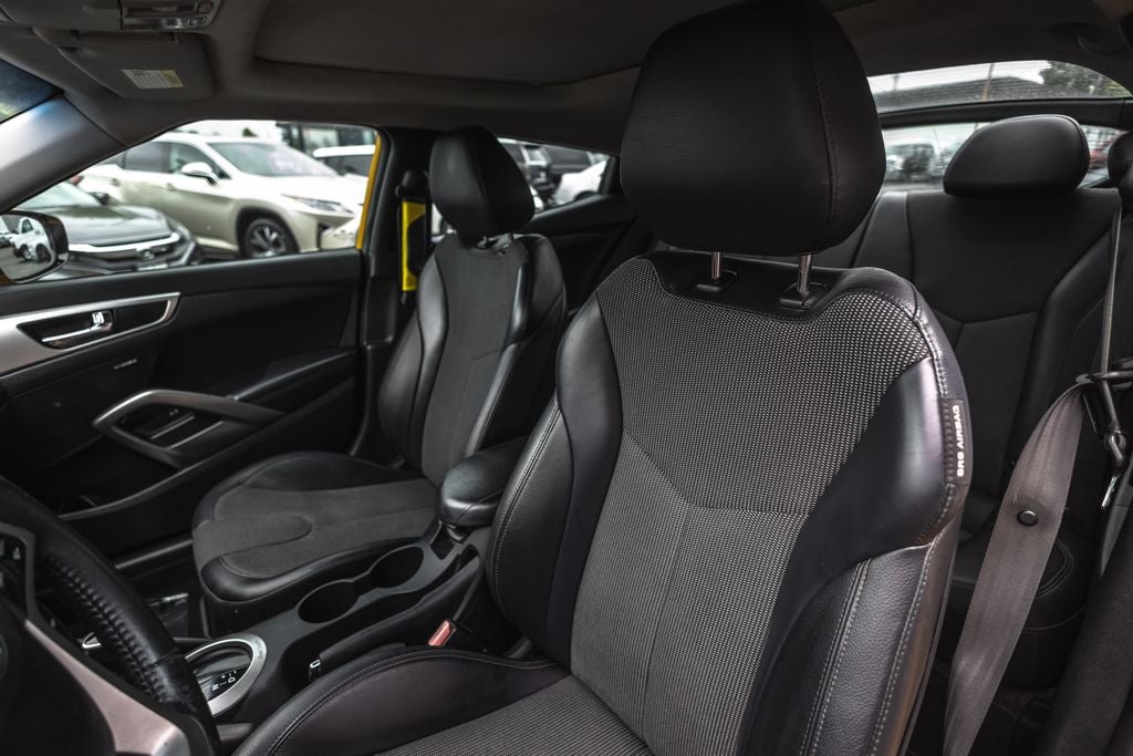 2012 Hyundai Veloster Base w/Black