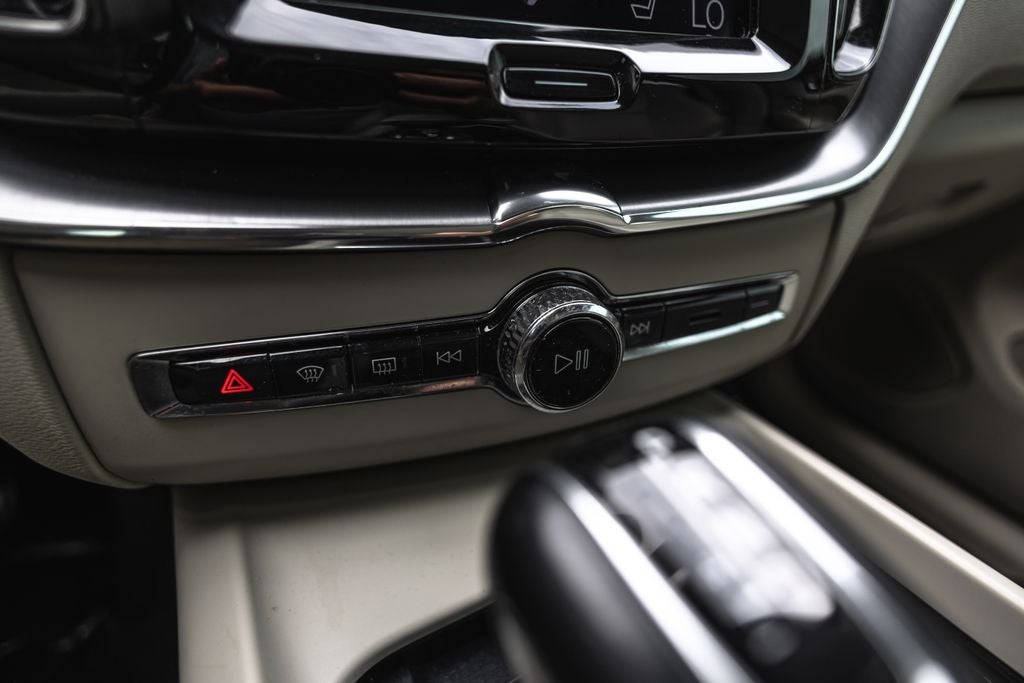 2018 Volvo XC60 T5 Momentum