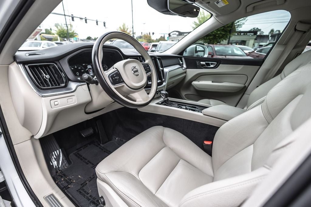 2018 Volvo XC60 T5 Momentum