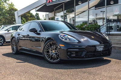 2023 Porsche Panamera 4 Platinum Edition