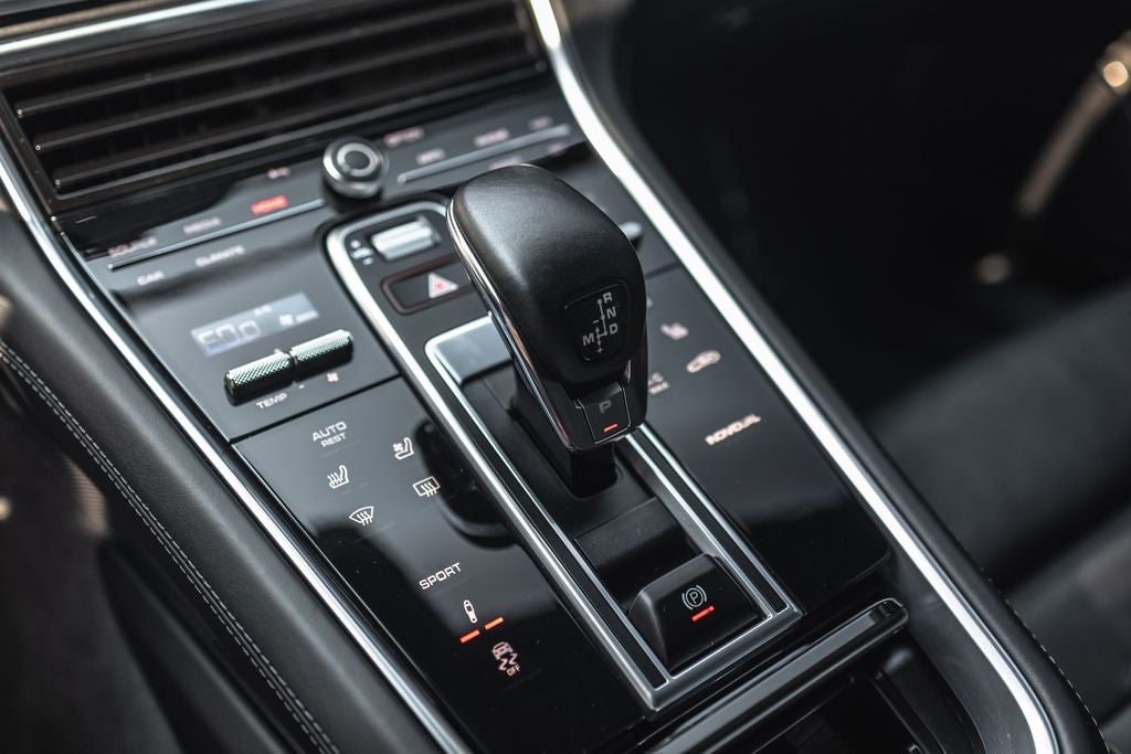 2023 Porsche Panamera 4 Platinum Edition