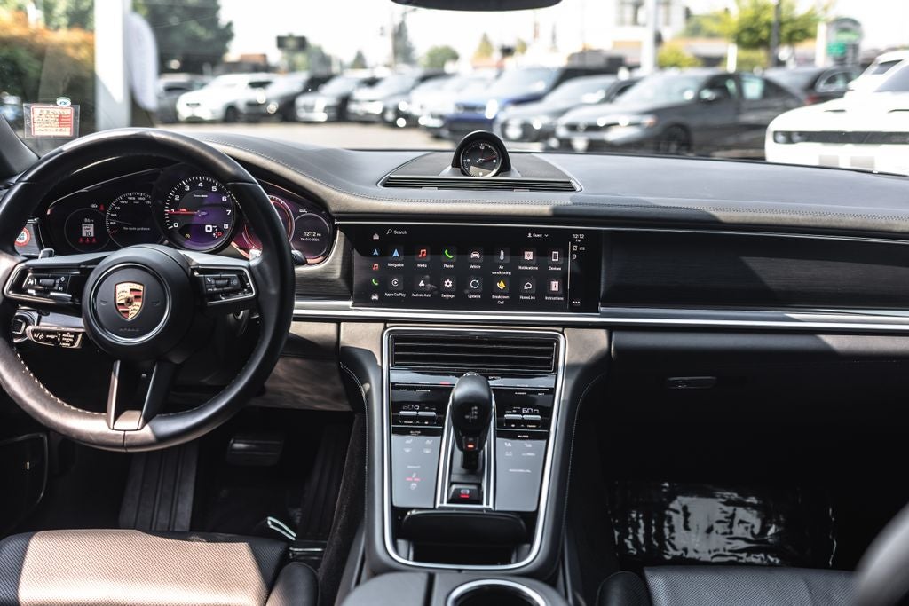 2023 Porsche Panamera 4 Platinum Edition
