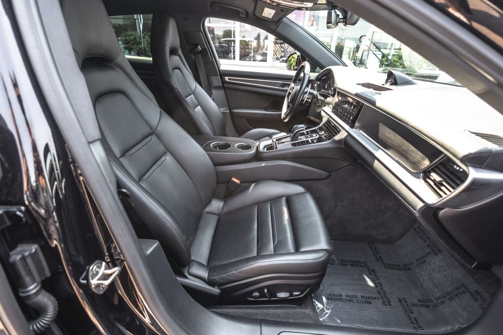 2023 Porsche Panamera 4 Platinum Edition