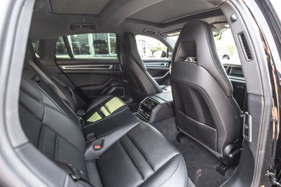2023 Porsche Panamera 4 Platinum Edition