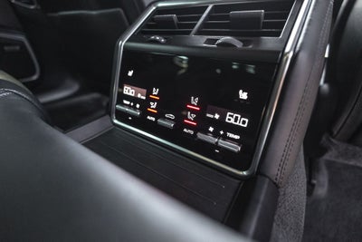 2023 Porsche Panamera 4 Platinum Edition