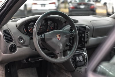 2001 Porsche 911 Carrera 4