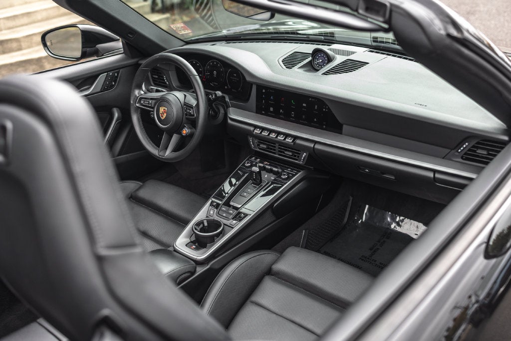 2025 Porsche 911 Carrera