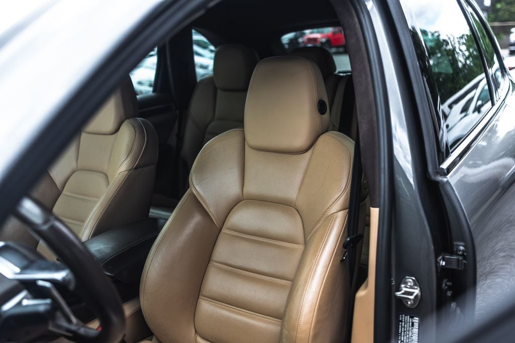 2016 Porsche Cayenne GTS