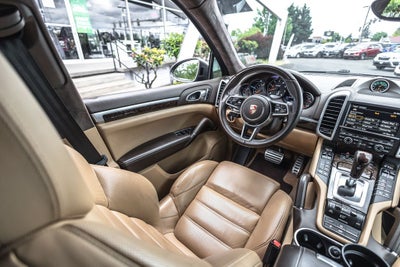 2016 Porsche Cayenne GTS