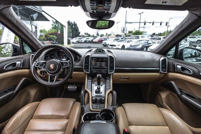 2016 Porsche Cayenne GTS