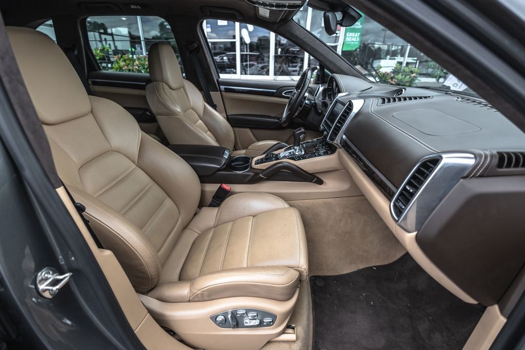 2016 Porsche Cayenne GTS