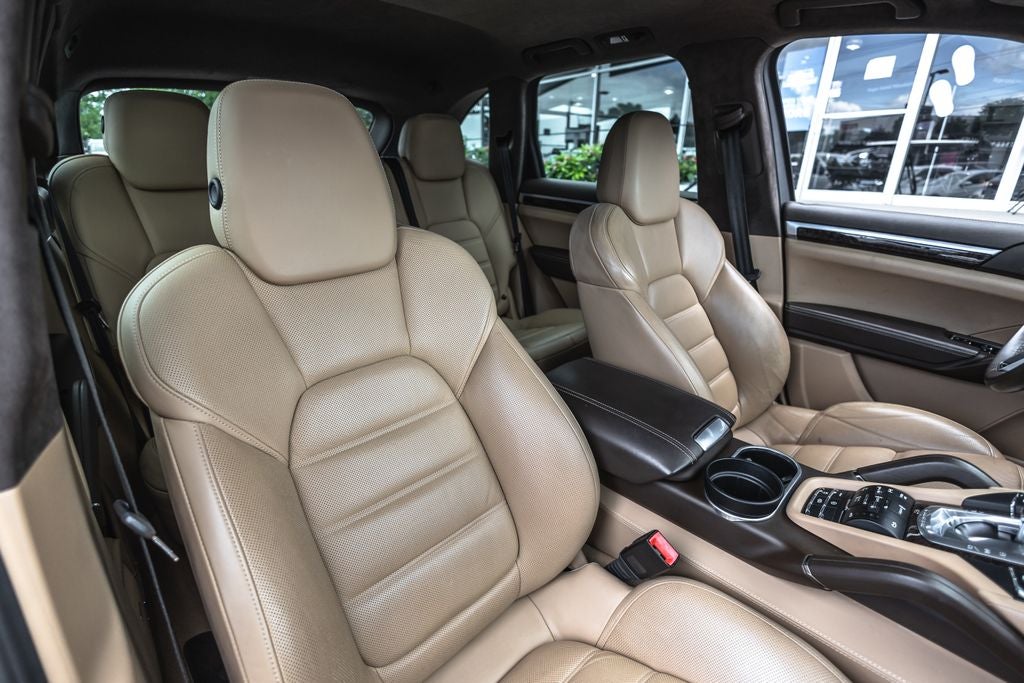 2016 Porsche Cayenne GTS