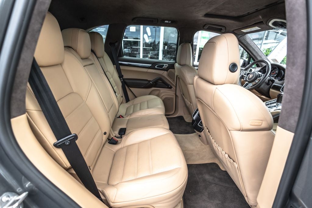 2016 Porsche Cayenne GTS