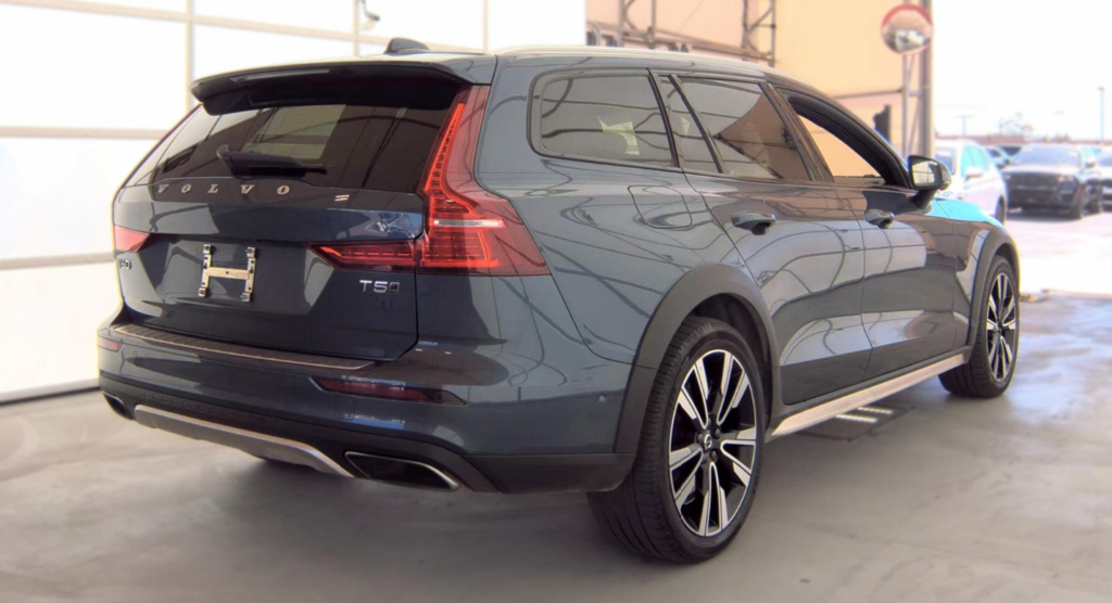 2021 Volvo V60 Cross Country T5