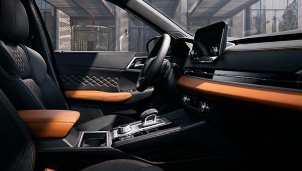 2023 Outlander Interior | Roger Kehdi Mitsubishi in Tigard OR